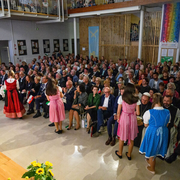 OŠ Zagradec je sodelovala na osrednji prireditvi ob 25. obletnici pobratenja med občinama Hirschaid in Ivančna Gorica